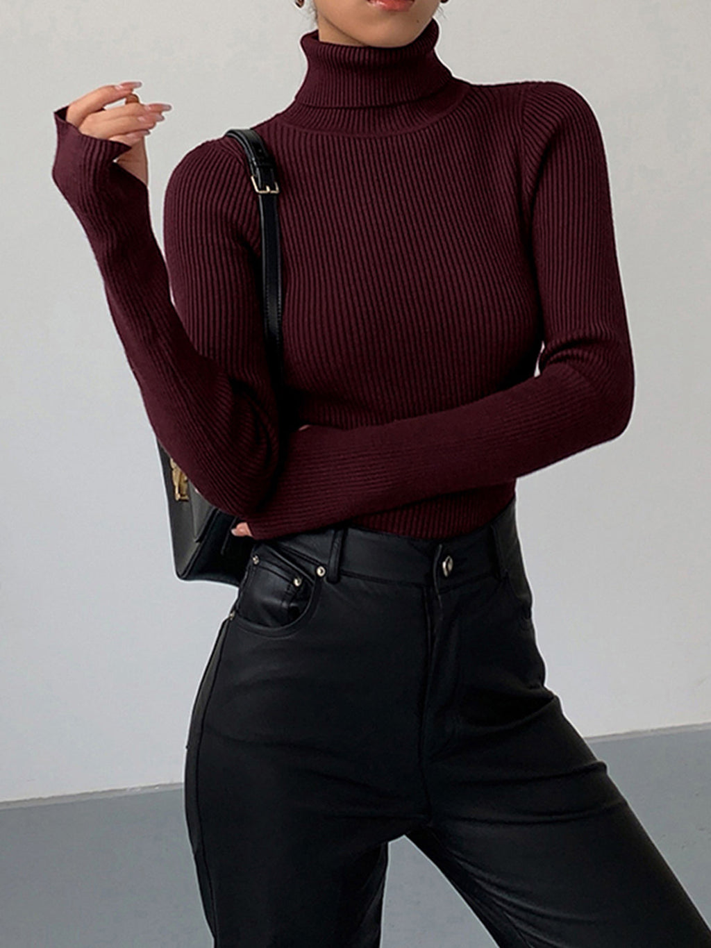 Hailey | Sleek Minimalist Turtleneck Top for Winter Elegance - Lumina