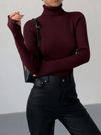 Hailey | Sleek Minimalist Turtleneck Top for Winter Elegance - Lumina