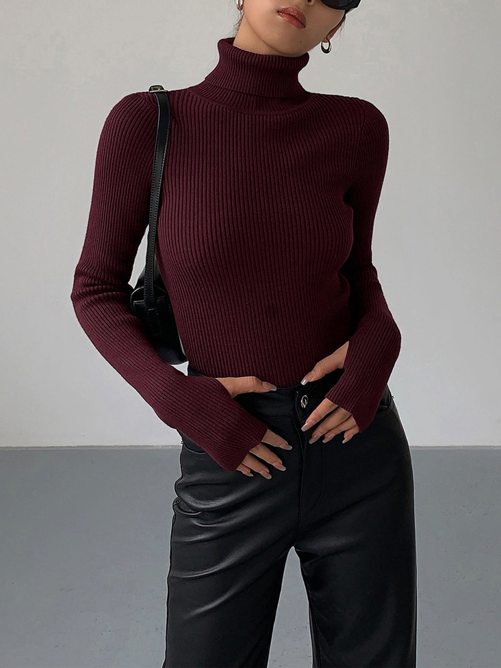 Hailey | Sleek Minimalist Turtleneck Top for Winter Elegance - Lumina