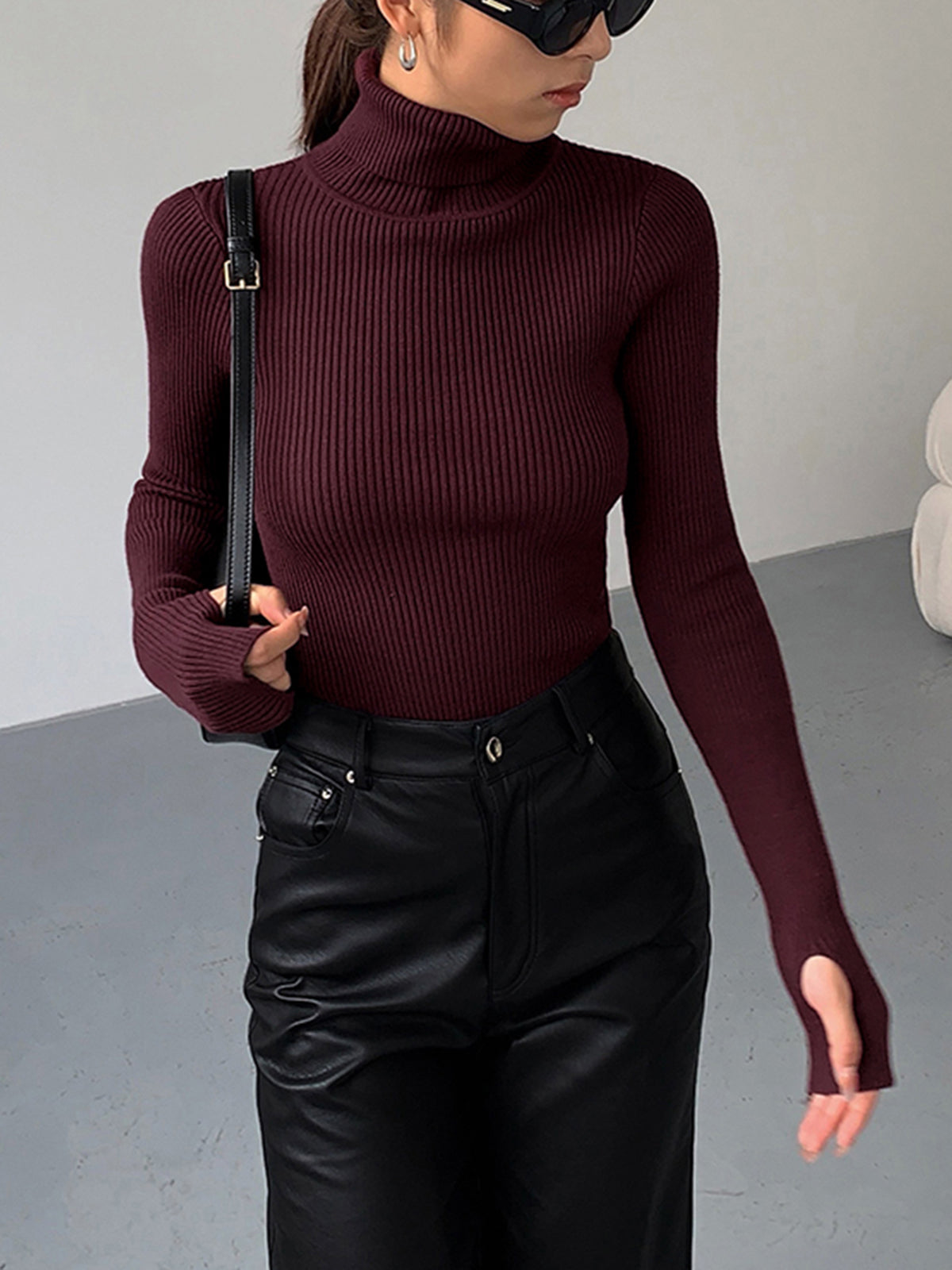 Hailey | Sleek Minimalist Turtleneck Top for Winter Elegance - Lumina