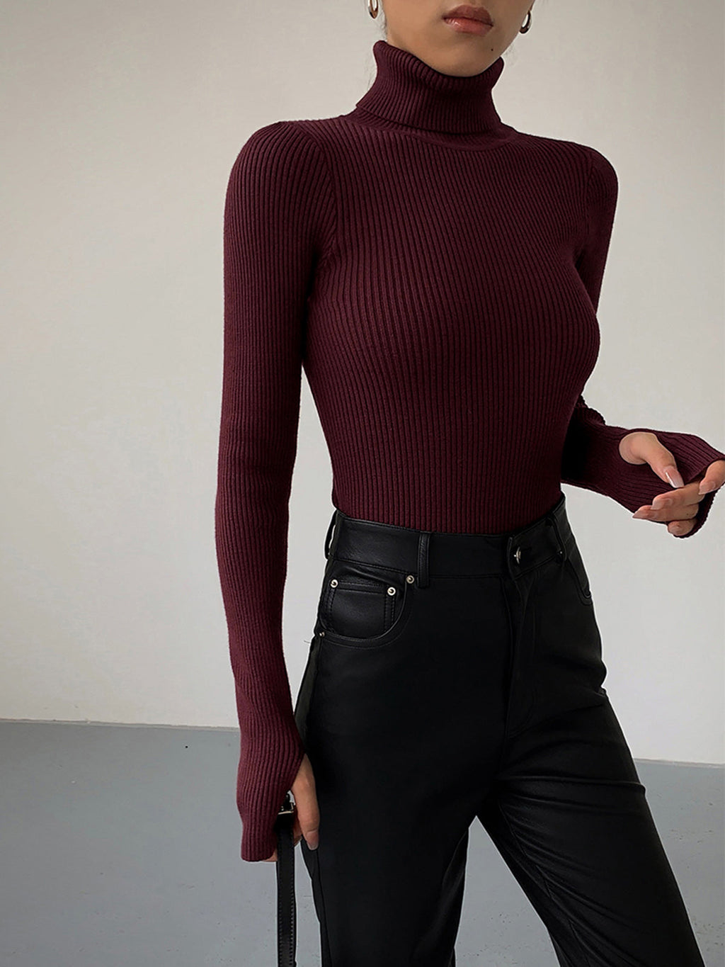 Hailey | Sleek Minimalist Turtleneck Top for Winter Elegance - Lumina