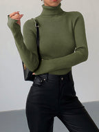 Hailey | Sleek Minimalist Turtleneck Top for Winter Elegance - Lumina