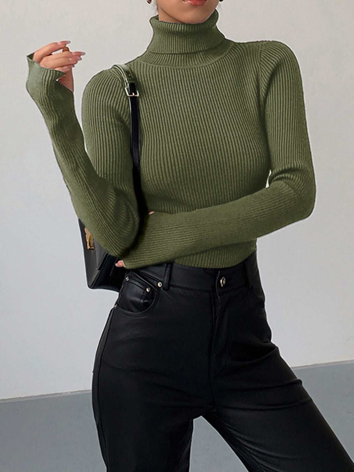 Hailey | Sleek Minimalist Turtleneck Top for Winter Elegance - Lumina