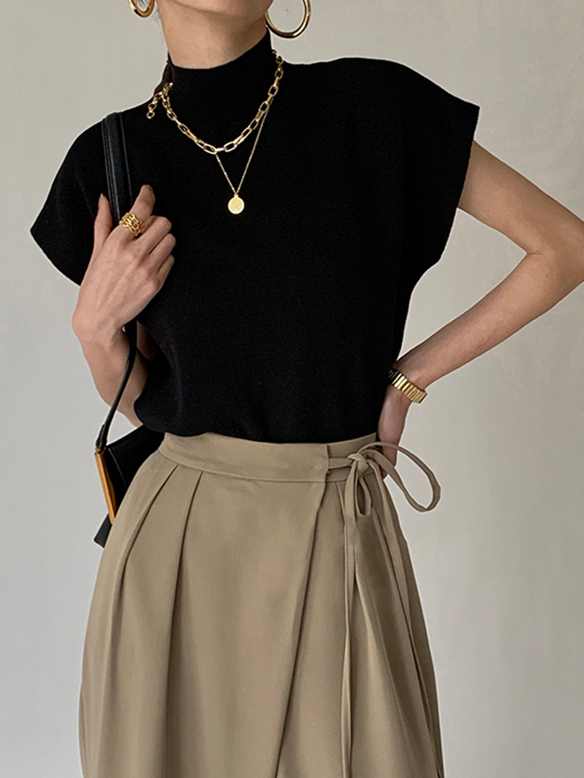 Michelle | Modern Mock Neck Casual Top with Tailored Fit - Lumina