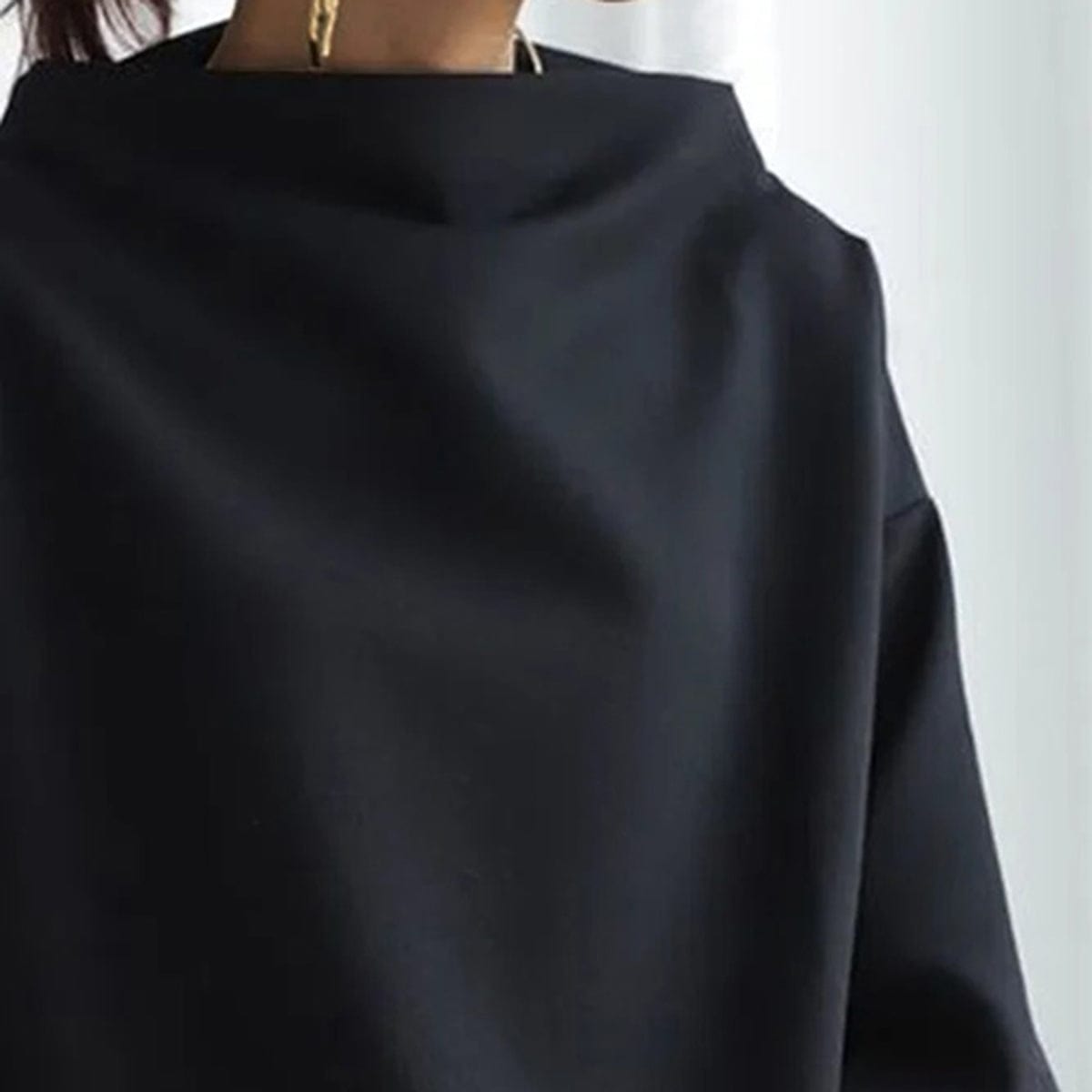 Rachel | Elegant High-Neck Top with Long Sleeves - Lumina