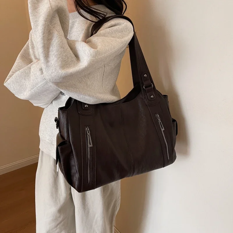 Amber | Elegant Black Shoulder Bag with Functional Design - Lumina