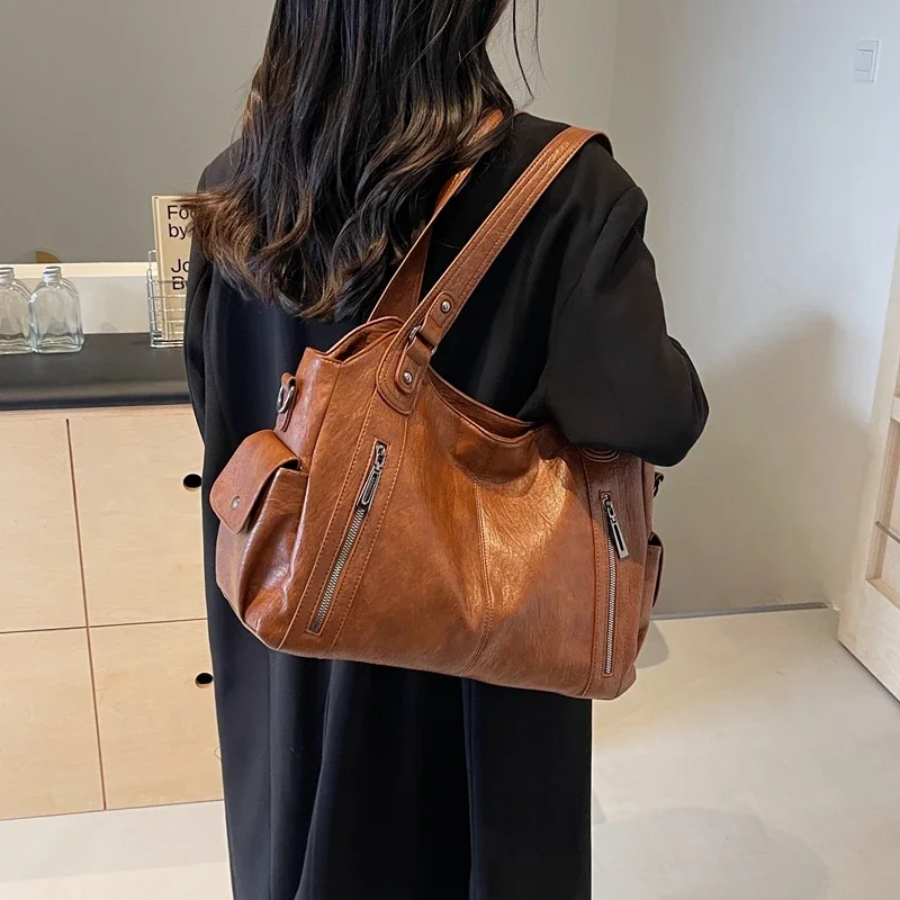 Amber | Elegant Black Shoulder Bag with Functional Design - Lumina