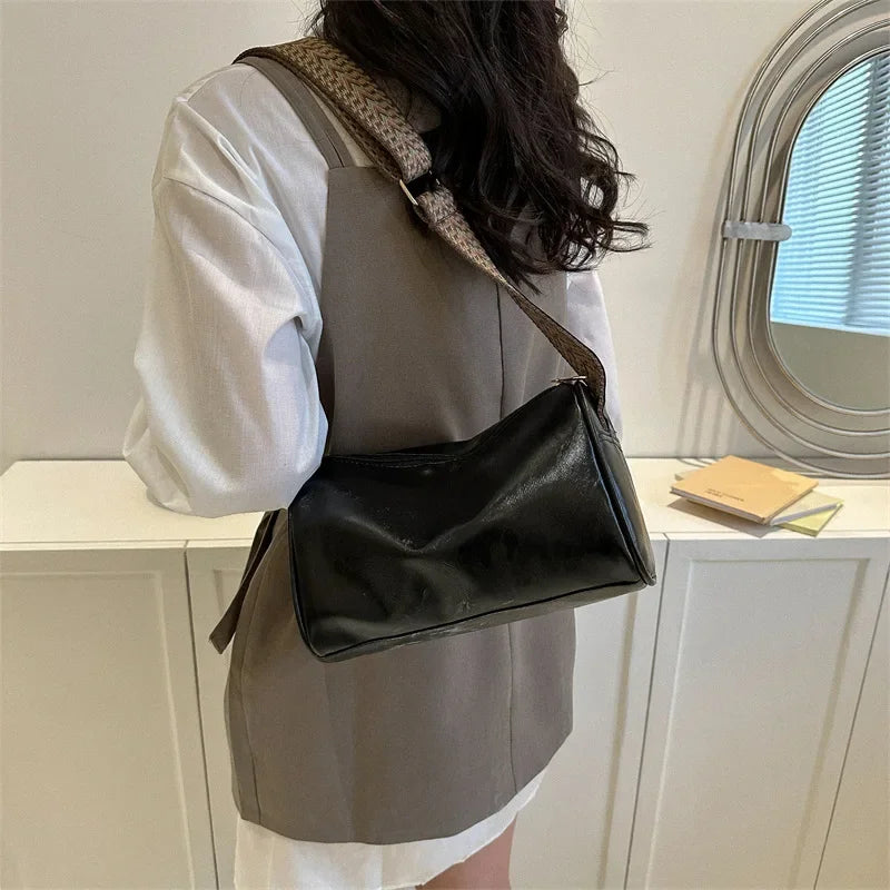 Florence | Sleek Minimalist Crossbody Bag with Patterned Strap - Lumina