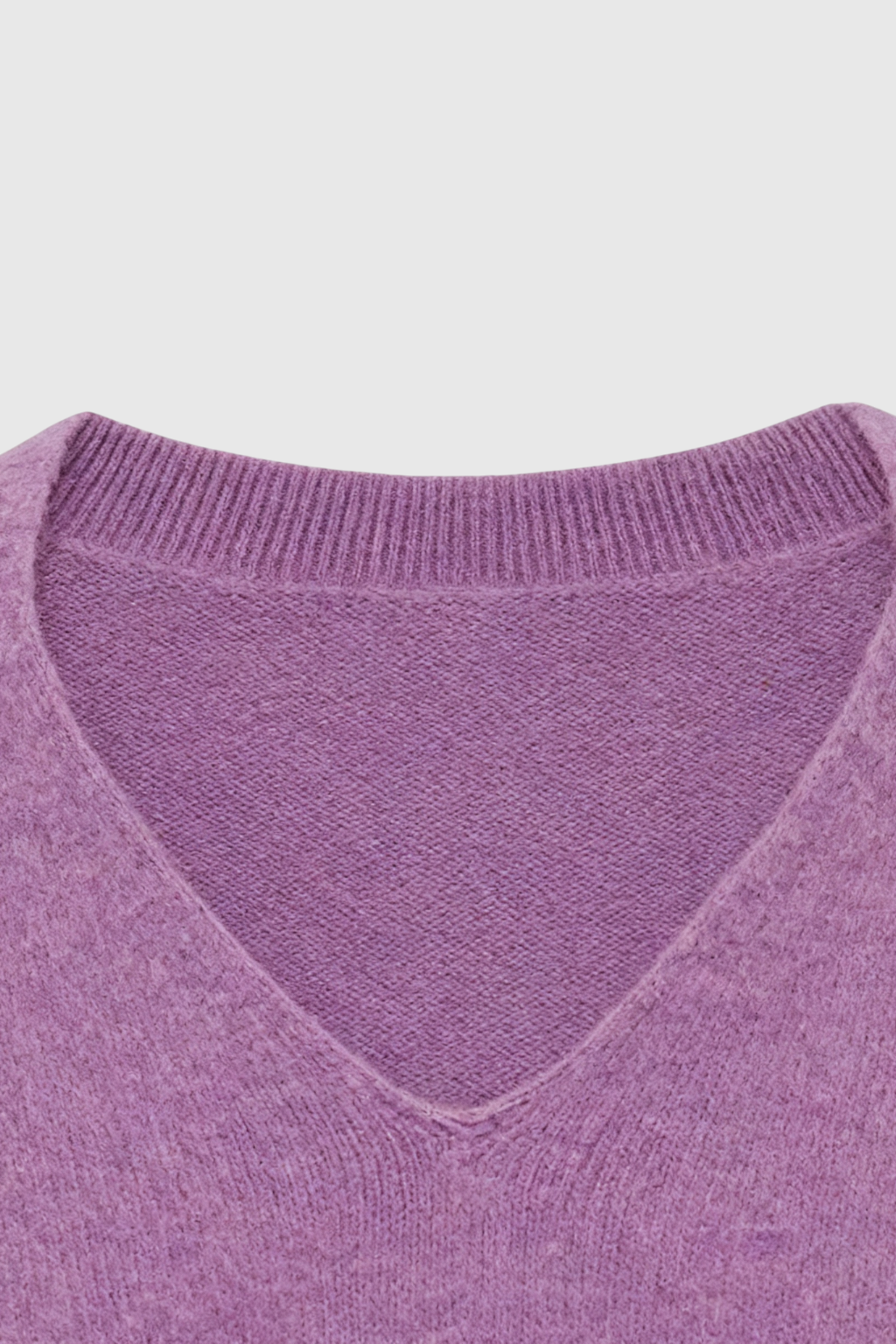 Isabella | Cozy Dark Purple Sweater with Flattering Fit - Lumina