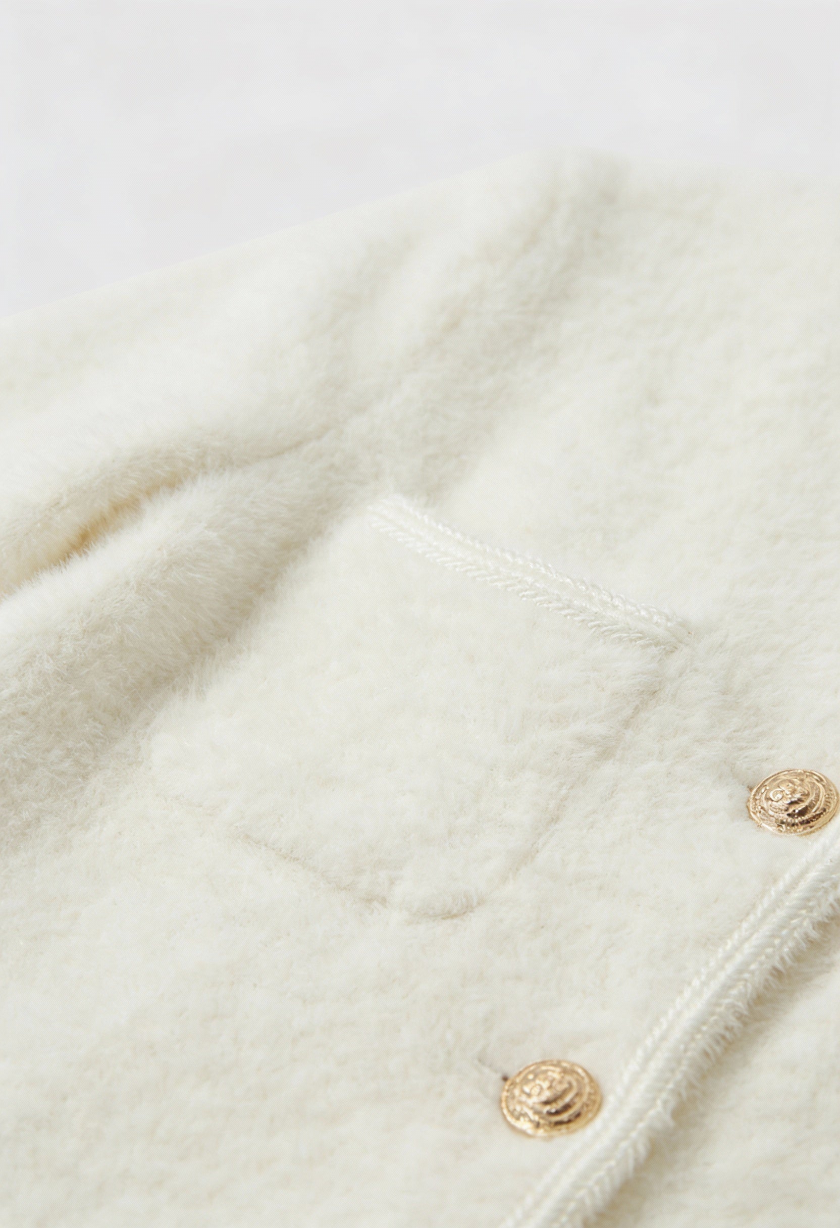 Isabella | Cozy White Cardigan Sweater with Ribbed Hem - Lumina