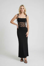 Isabella | Elegant Black Lace Dress with Flowy Design - Lumina