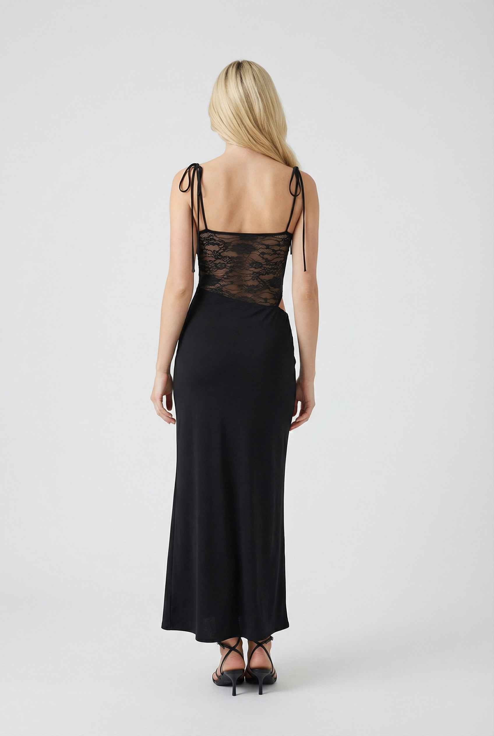 Isabella | Elegant Black Lace Dress with Flowy Design - Lumina