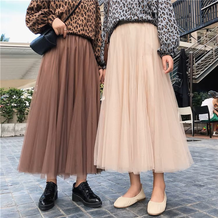 Isabella | Elegant Black Tulle Skirt with Flattering Fit - Lumina