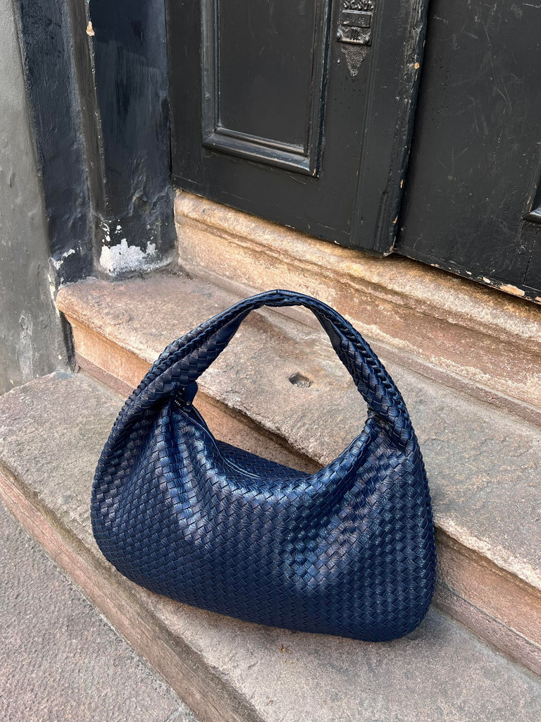 Isabella | Elegant Black Vegan Leather Tote Bag - Lumina