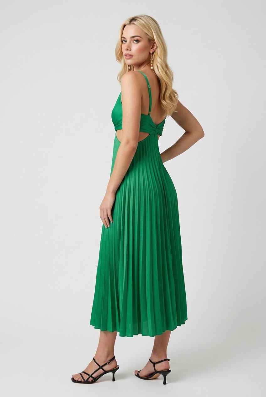Isabella | Elegant Green Pleated Maxi Dress with Flowing Design - Lumina