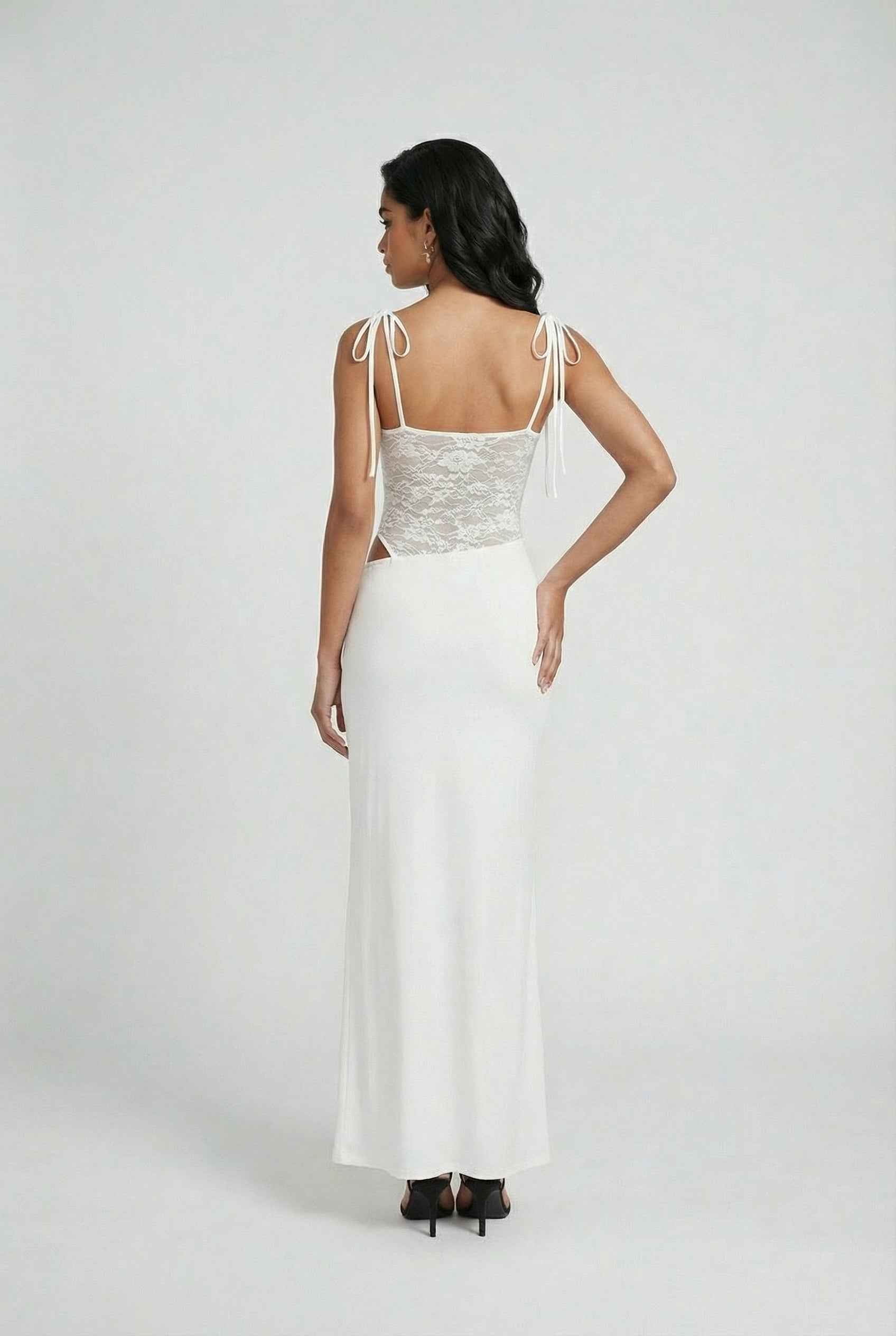 Isabella | Elegant Lace Detail Dress with Flattering Silhouette - Lumina
