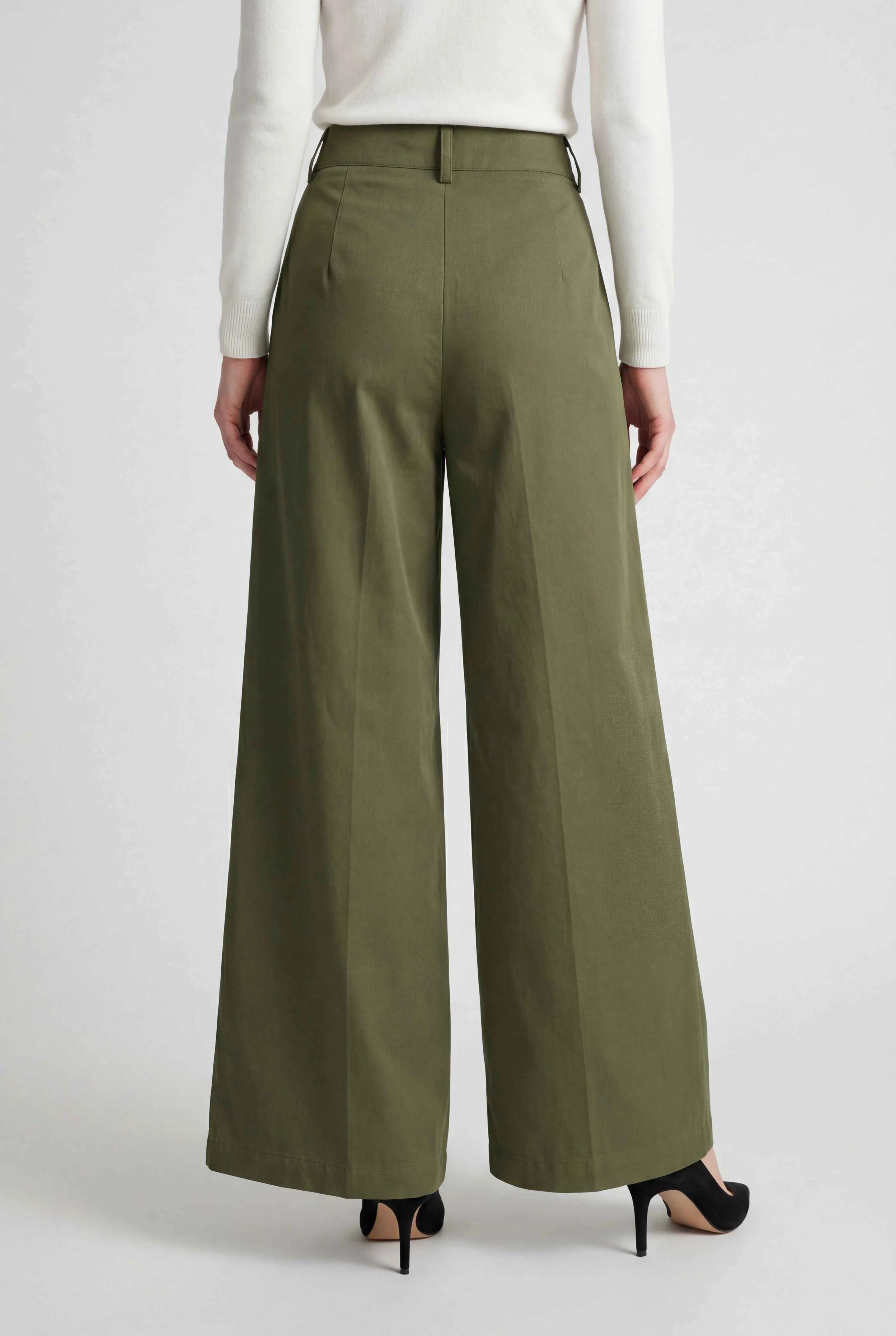 Isabella | Flowy Green Palazzo Pants with Stretch Fabric - Lumina
