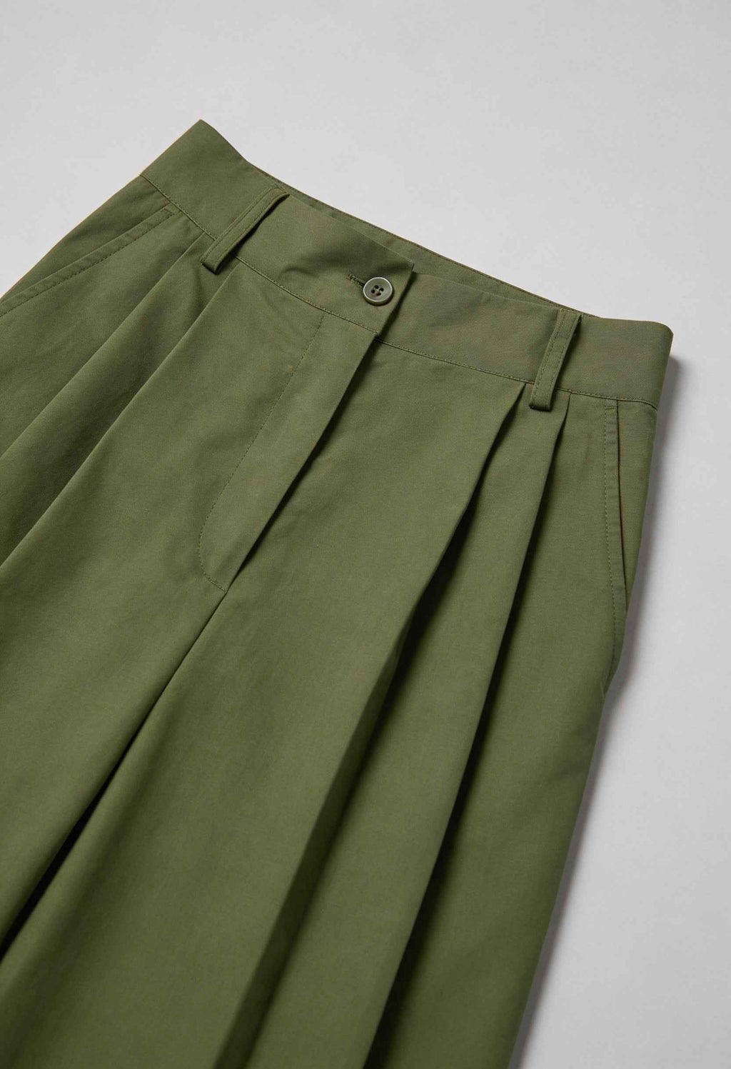 Isabella | Flowy Green Palazzo Pants with Stretch Fabric - Lumina
