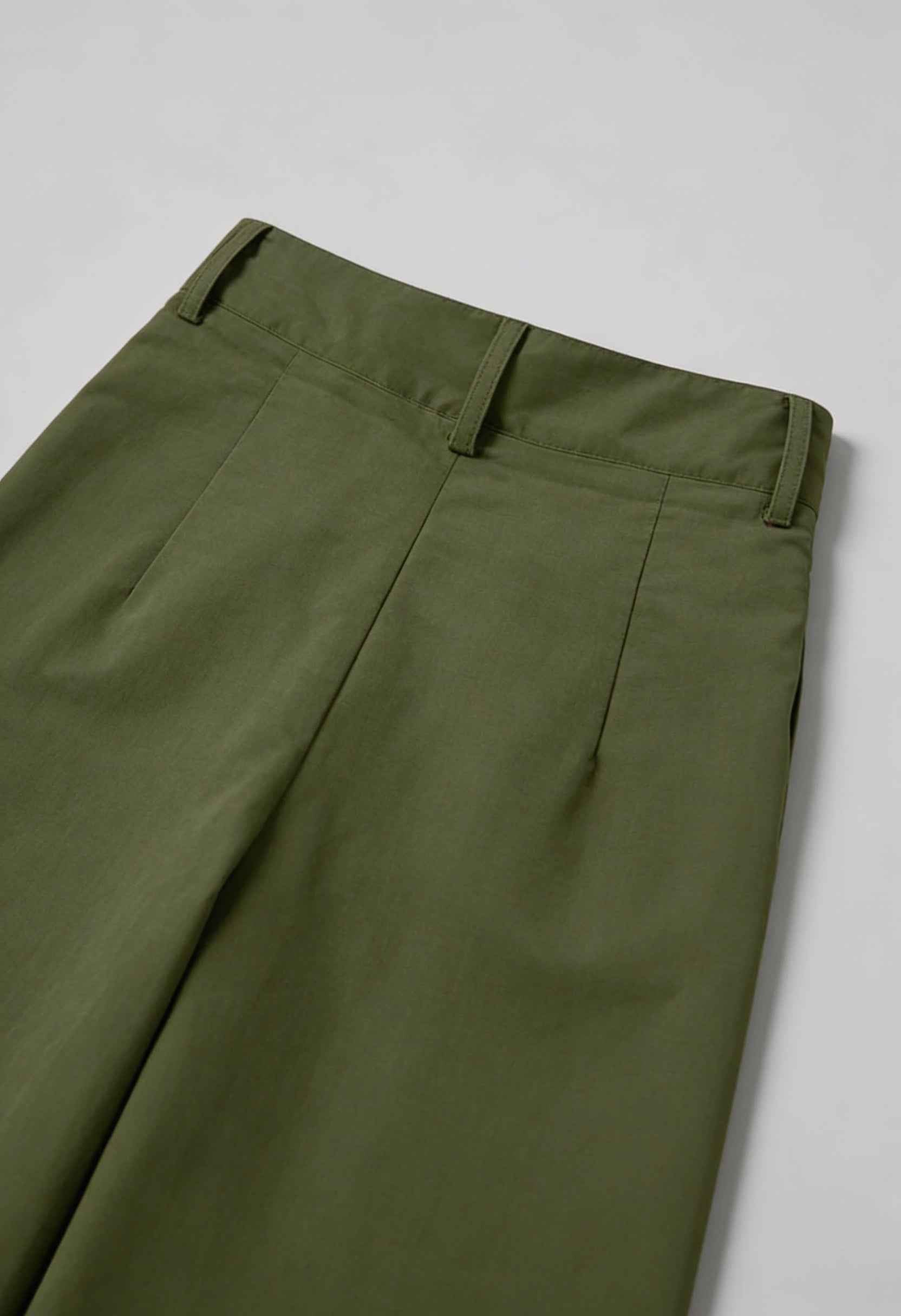 Isabella | Flowy Green Palazzo Pants with Stretch Fabric - Lumina