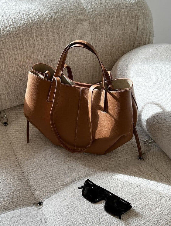 Isabella | Oversized Vintage Handbag with Versatile Straps - Lumina