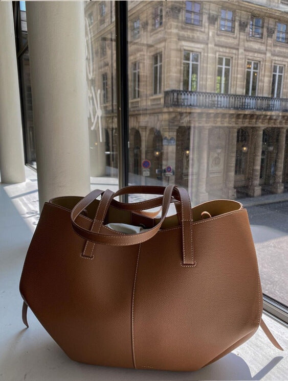 Isabella | Oversized Vintage Handbag with Versatile Straps - Lumina