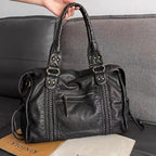 Isabella | Vintage-Inspired Black Handbag with Spacious Design - Lumina