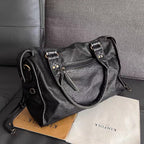 Isabella | Vintage-Inspired Black Handbag with Spacious Design - Lumina