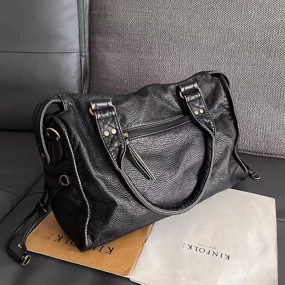 Isabella | Vintage-Inspired Black Handbag with Spacious Design - Lumina