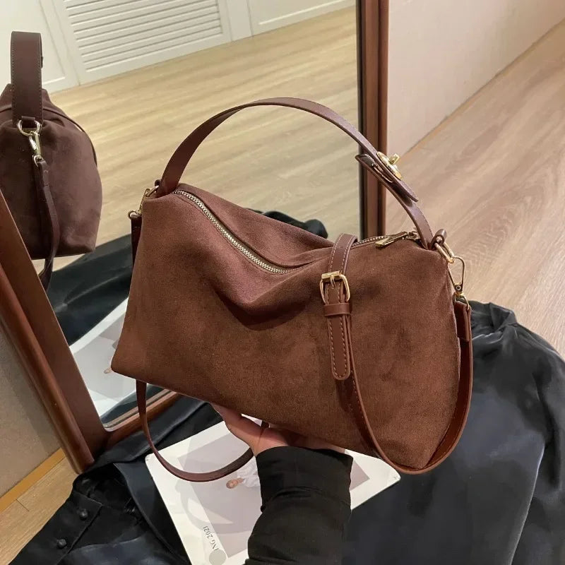 Marielle | Textured Minimalist Shoulder Bag with Curved Shape - Lumina