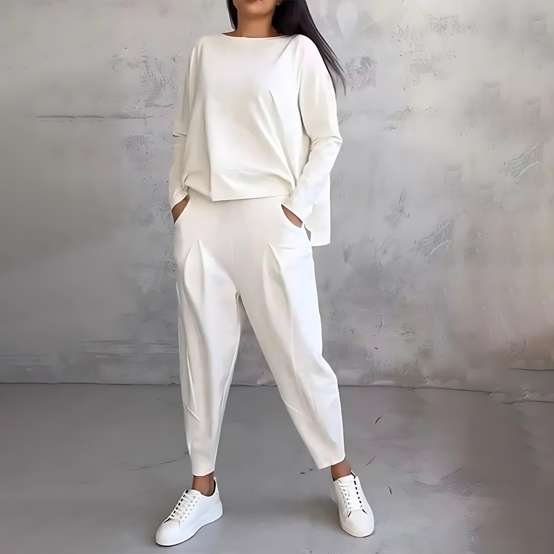 Maya | Flowy Lounge Set with Tapered Pants - Lumina