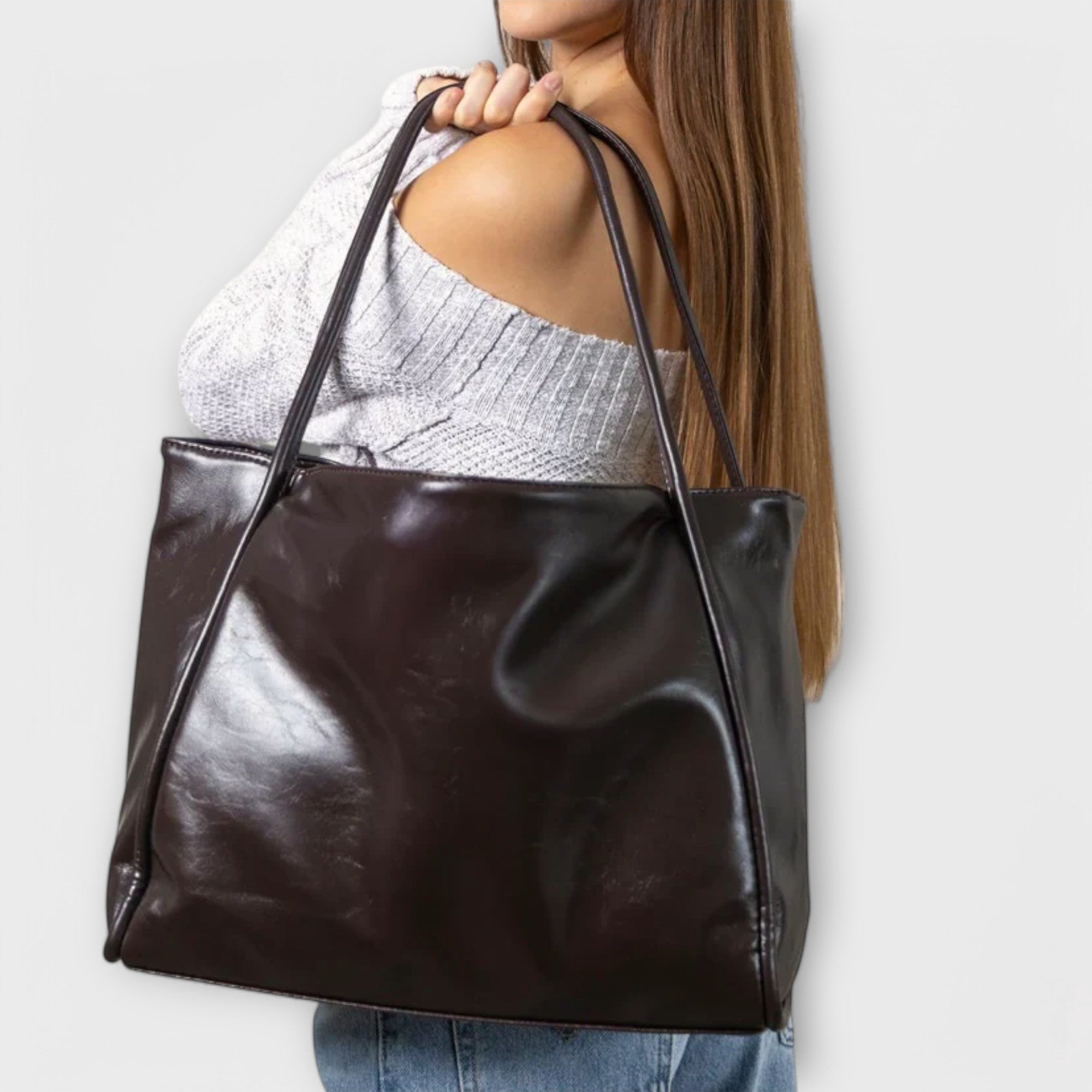 Olivia | Timeless Minimalist Tote with Spacious Design - Lumina