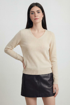 Sophia | Cozy Beige V-Neck Women's Sweater with Flattering Fit - Lumina