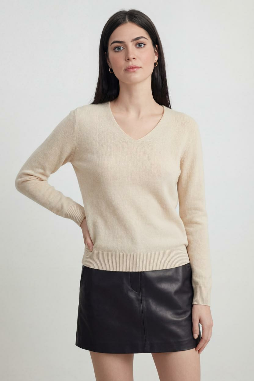 Sophia | Cozy Beige V-Neck Women's Sweater with Flattering Fit - Lumina