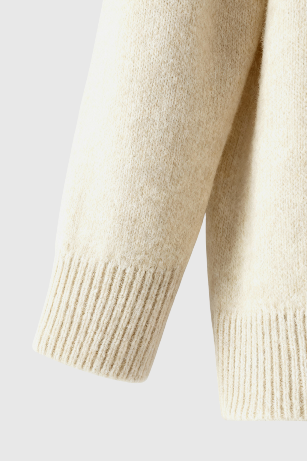 Sophia | Cozy Beige V-Neck Women's Sweater with Flattering Fit - Lumina