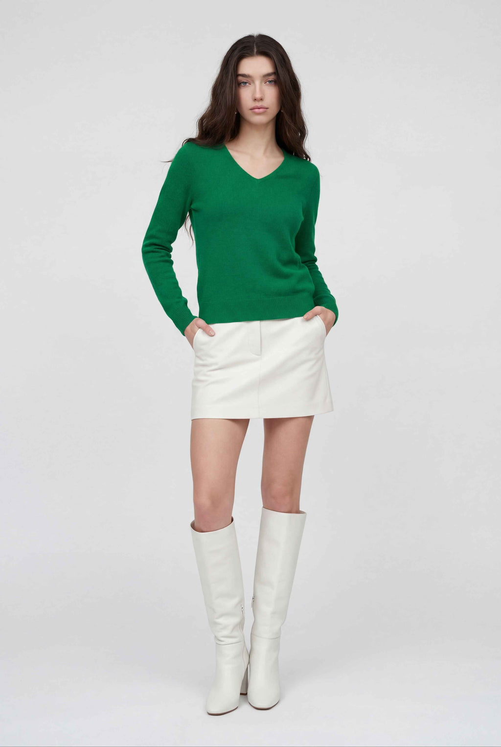 Sophia | Elegant Green V-Neck Sweater with Fitted Silhouette - Lumina