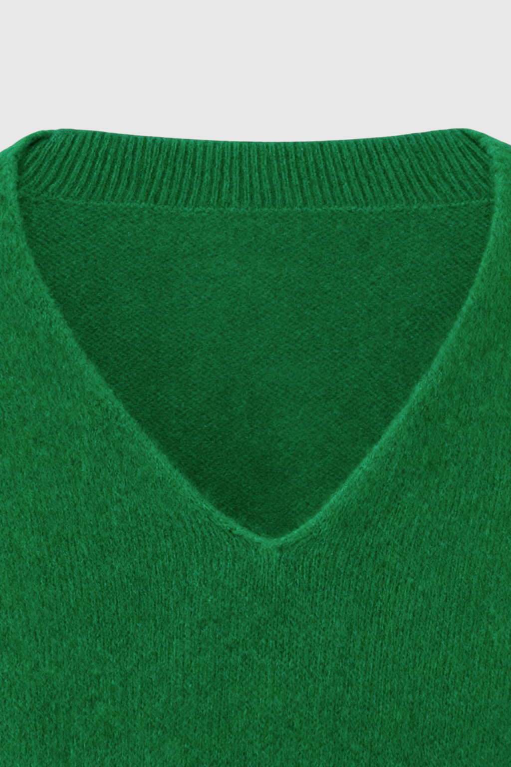 Sophia | Elegant Green V-Neck Sweater with Fitted Silhouette - Lumina