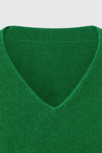Sophia | Elegant Green V-Neck Sweater with Fitted Silhouette - Lumina
