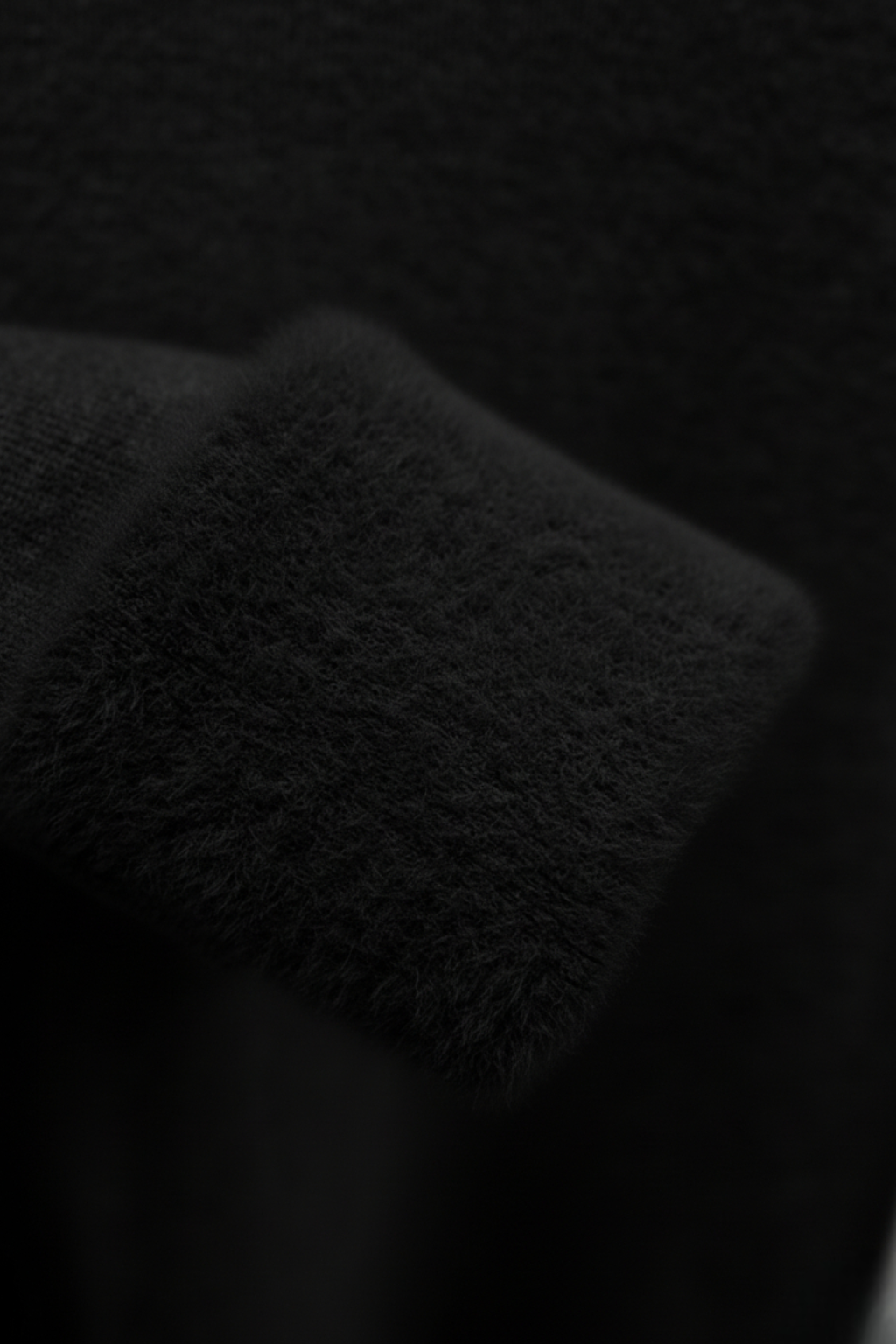 Sophia | Elegant Slim Fit Black Turtleneck Sweater - Lumina