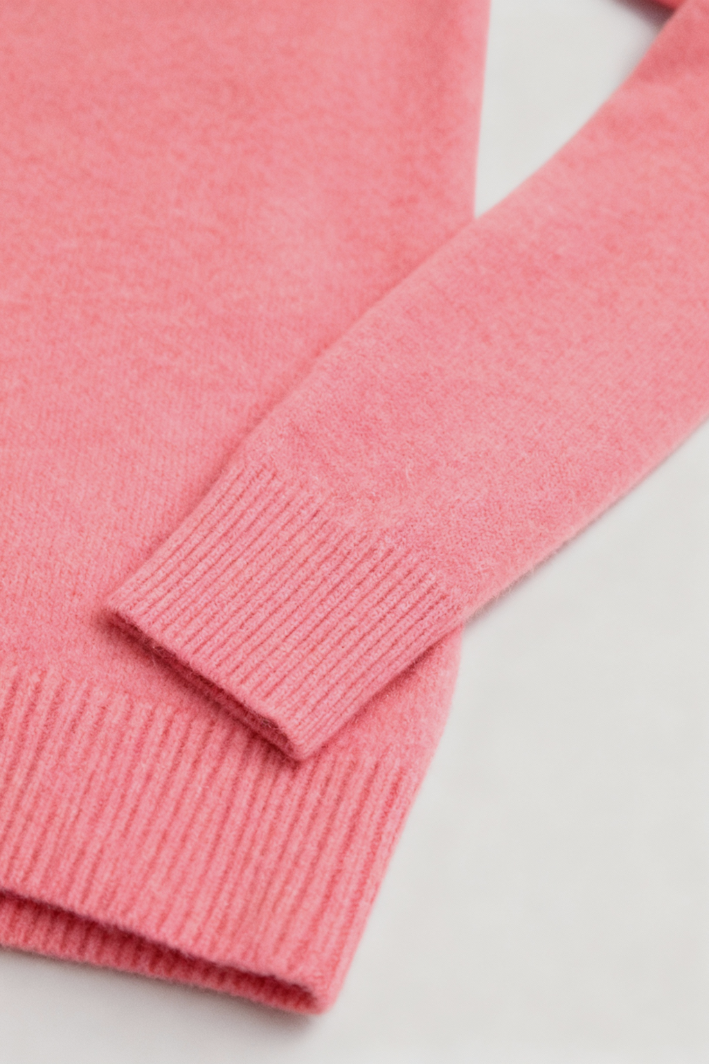 Sophia | Flattering V-Neck Knit Design with Long Sleeves Sweater - Lumina