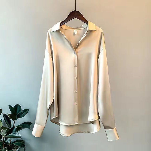 Taylor | Elegant Relaxed Fit Blouse with Button Detail - Lumina