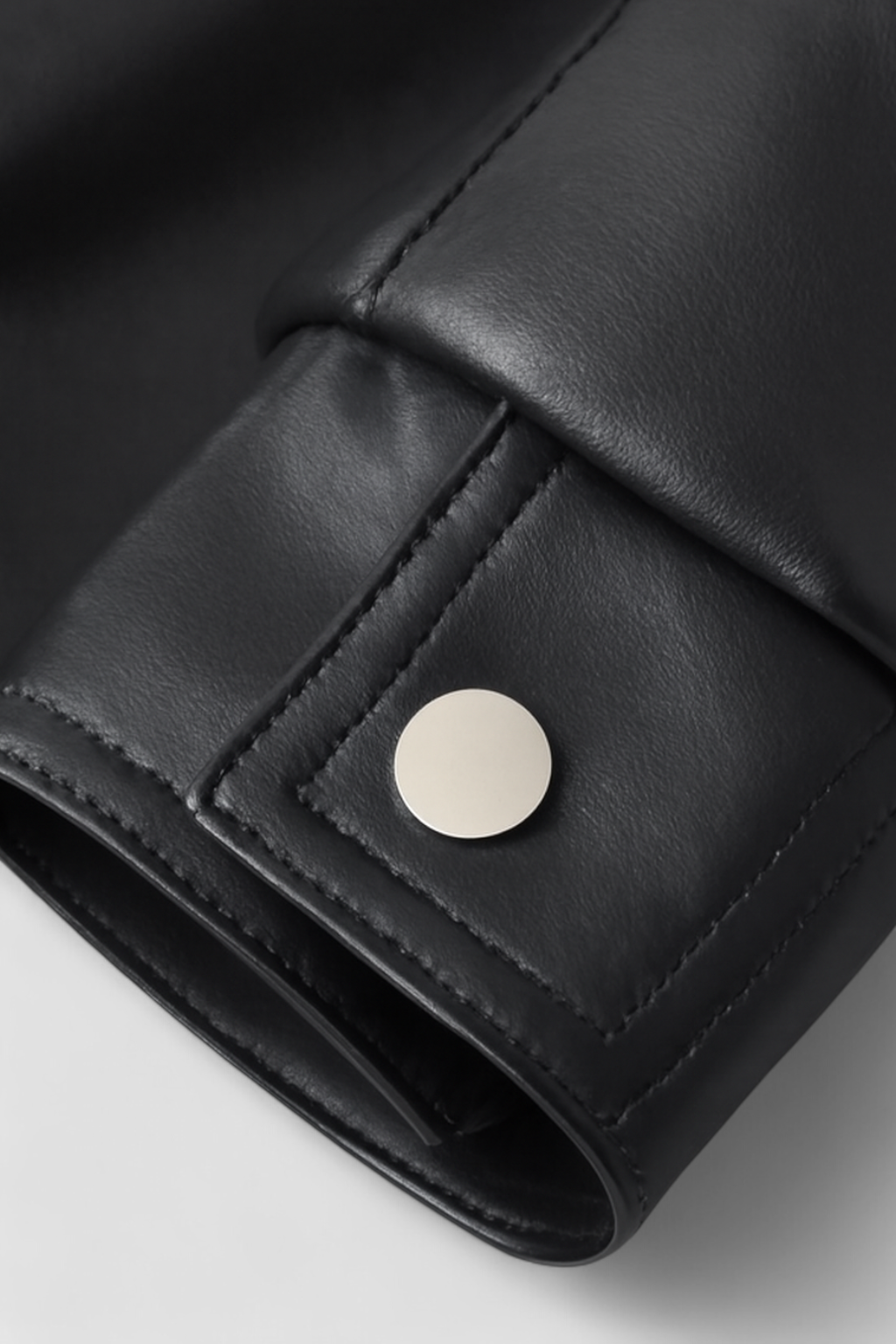 Victoria | Chic Black Leather Jacket with Retro Collar - Lumina