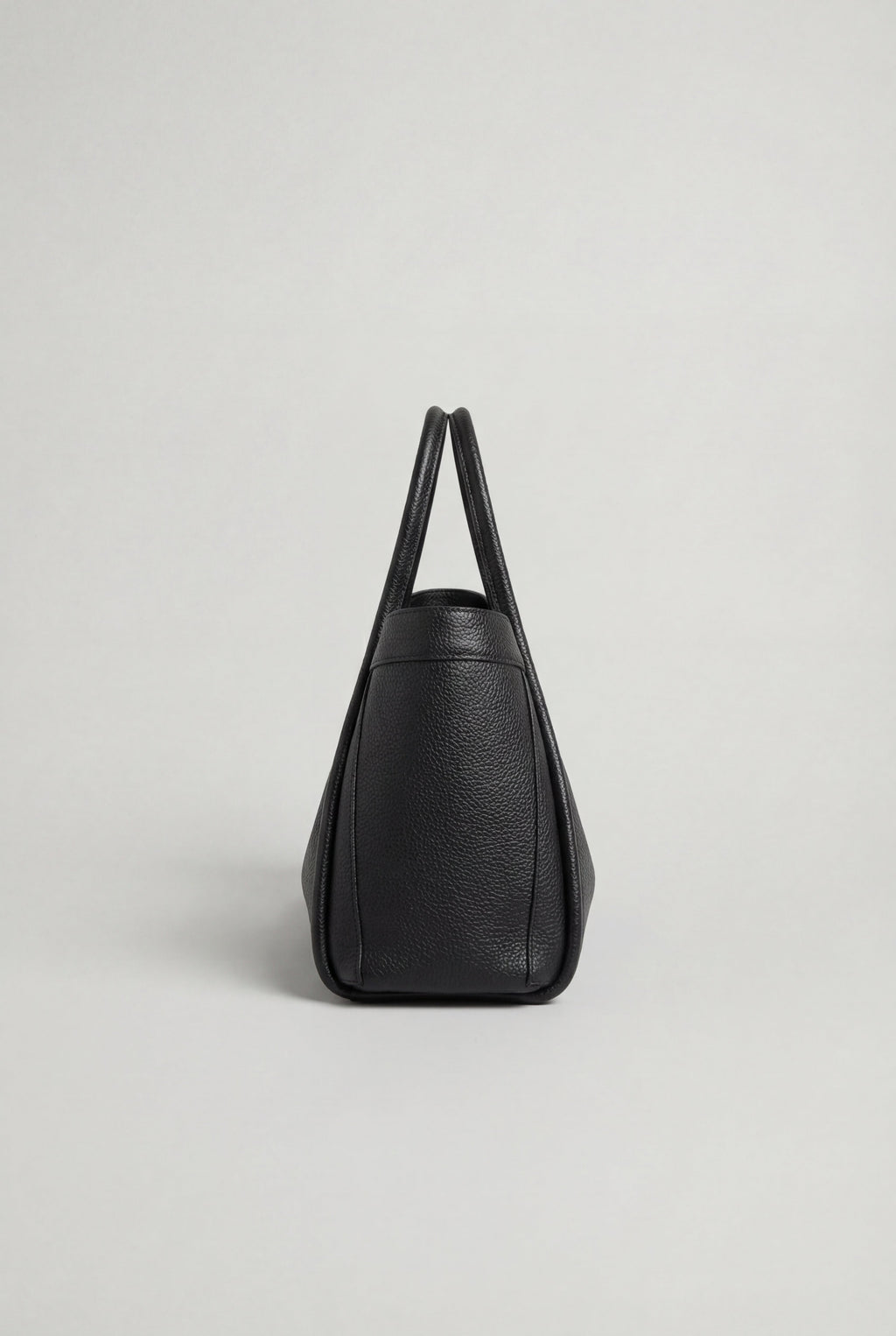 Victoria | Chic Black Tote Bag with Spacious Pockets - Lumina