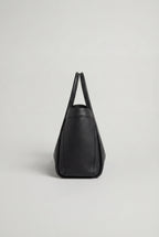 Victoria | Chic Black Tote Bag with Spacious Pockets - Lumina