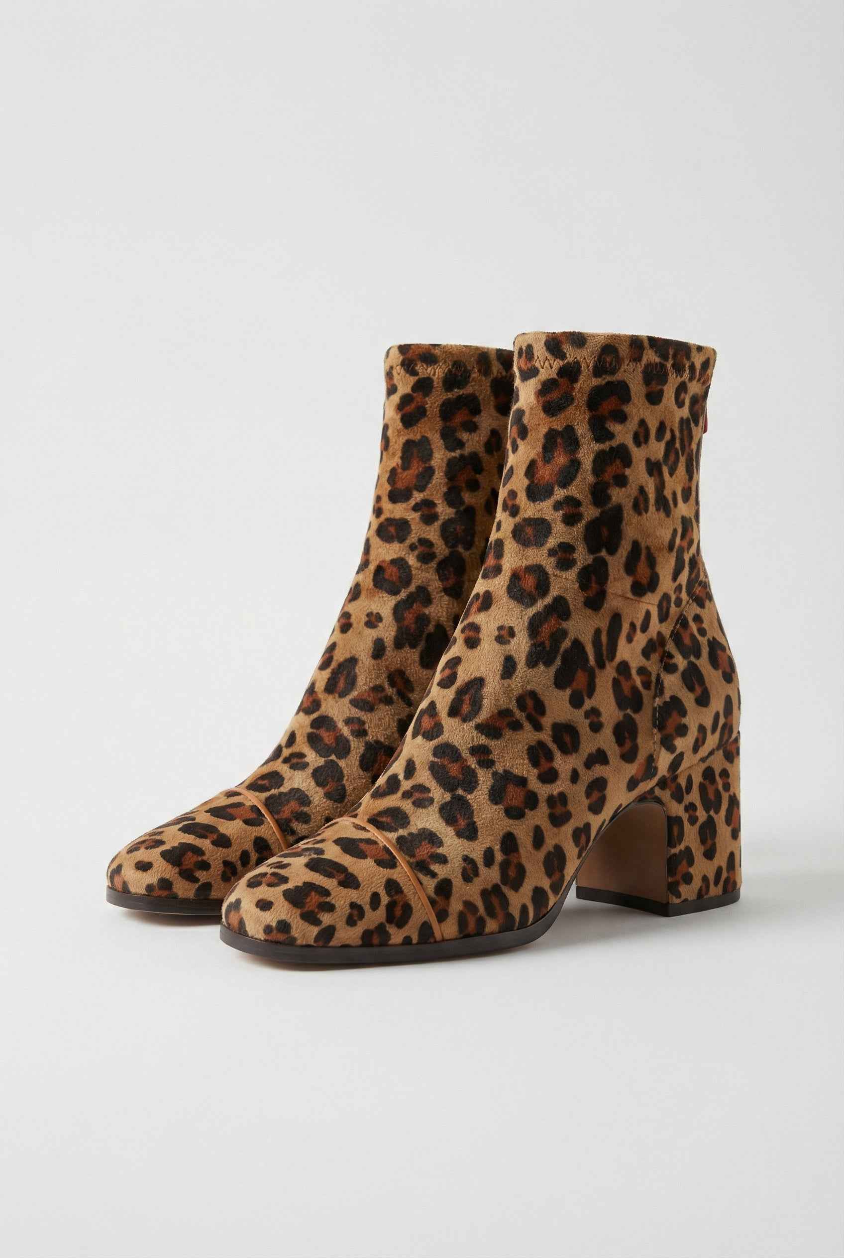 Victoria | Chic Leopard Print Ankle Boots with Retro Heel - Lumina