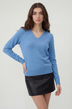 Victoria | Cozy Blue V-Neck Women's Sweater with Flattering Fit - Lumina