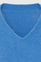 Victoria | Cozy Blue V-Neck Women's Sweater with Flattering Fit - Lumina