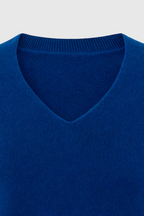 Victoria | Cozy Dark Blue V-Neck Sweater with Flattering Fit - Lumina