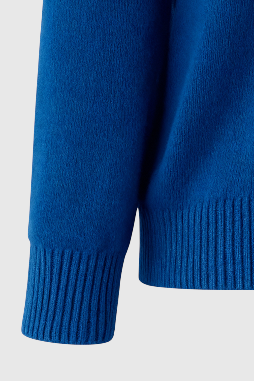 Victoria | Cozy Dark Blue V-Neck Sweater with Flattering Fit - Lumina