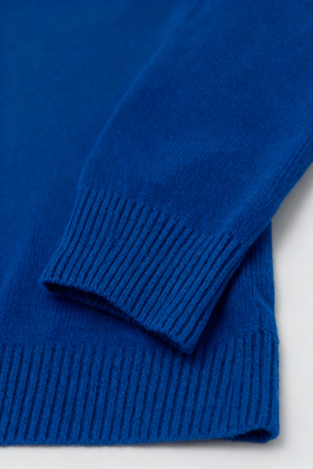 Victoria | Cozy Dark Blue V-Neck Sweater with Flattering Fit - Lumina