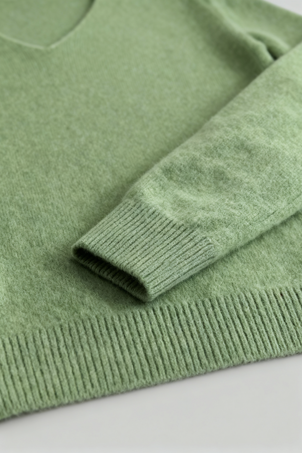 Victoria | Cozy Olive Green Sweater with Flattering V-Neck - Lumina